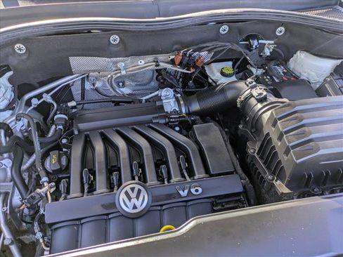 Used 2023 Volkswagen Atlas SE w/ Black Wheel Package image 23