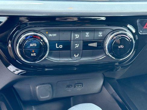 Used 2026 Chevrolet Trax LT FWD image 17