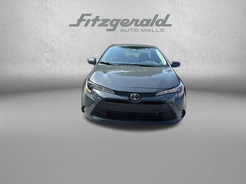 Used 2026 Toyota Corolla LE FWD image 2