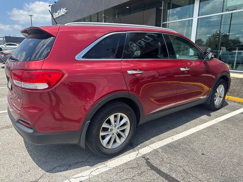 Used 2017 Kia Sorento AWD image 3