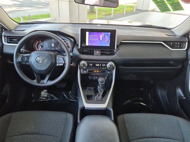 Used 2025 Toyota RAV4 XLE AWD/4WD image 15