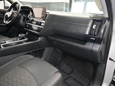 Used 2022 Nissan Pathfinder SV w/ SV Premium Package image 51