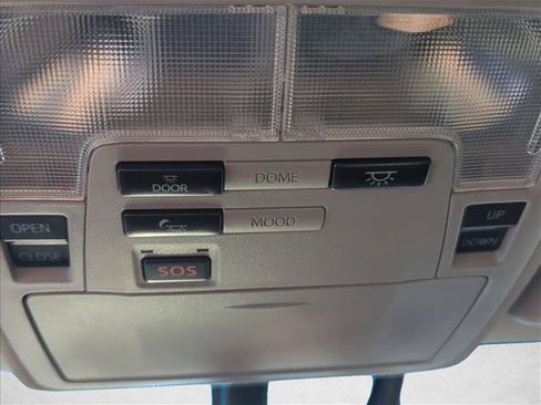 Used 2016 Toyota Avalon Limited FWD image 16