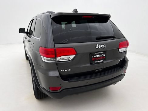 Used 2018 Jeep Grand Cherokee Laredo AWD/4WD image 8