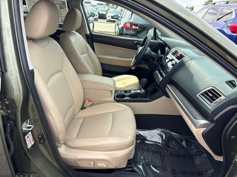 Used 2017 Subaru Outback 2.5i Limited AWD/4WD image 9