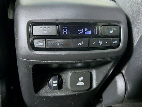 Used 2022 Hyundai Palisade SEL w/ Premium Package image 24