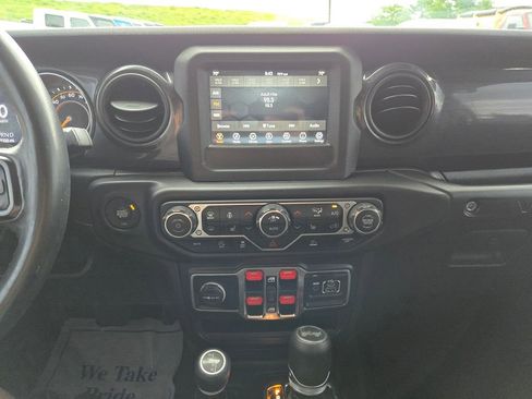 Used 2021 Jeep Wrangler Unlimited Sport AWD/4WD image 23