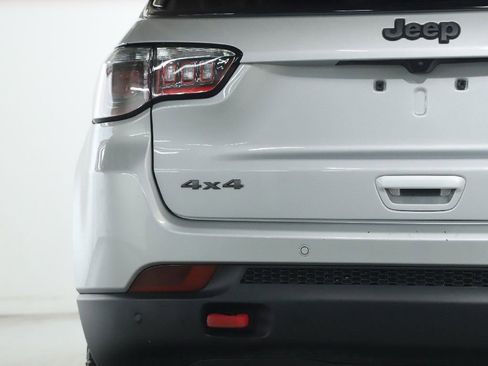 Used 2025 Jeep Compass Trailhawk image 43