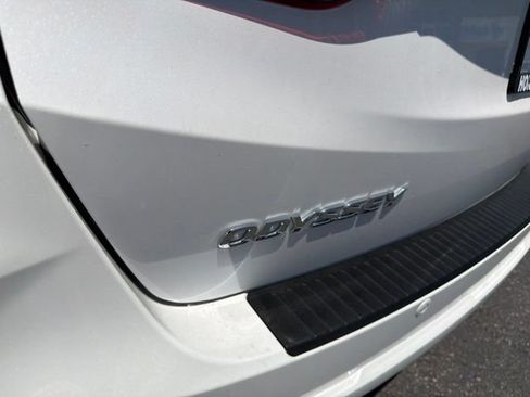 Used 2025 Honda Odyssey Touring image 25