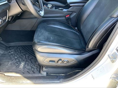 Used 2025 Jeep Grand Cherokee Altitude AWD/4WD image 33