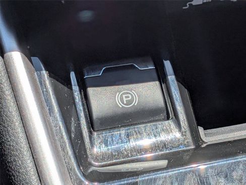Used 2025 Subaru Outback Premium AWD/4WD image 41