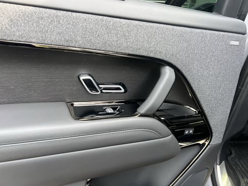 Certified 2025 Land Rover Range Rover Sport Autobiography image 29