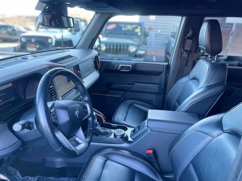 Used 2024 Ford Bronco Badlands image 12