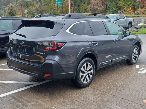 Used 2024 Subaru Outback Premium image 2