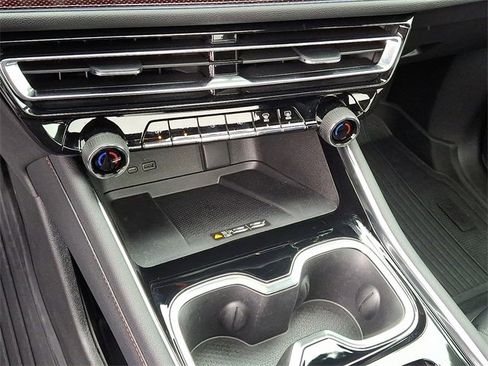 Used 2026 Chevrolet Traverse RS image 13