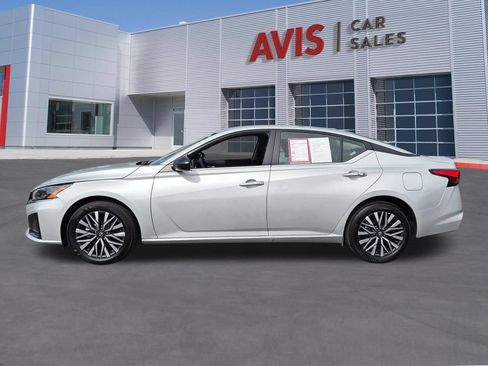 Used 2025 Nissan Altima 2.5 SV AWD/4WD image 10