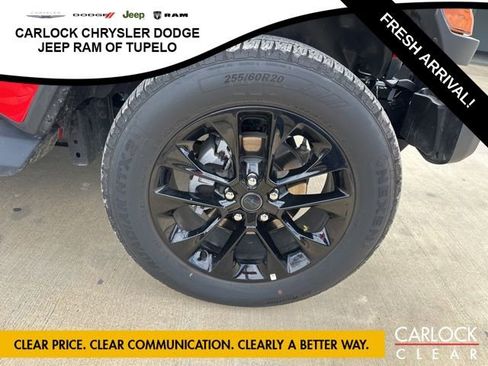 Used 2025 Jeep Wrangler Sahara image 9