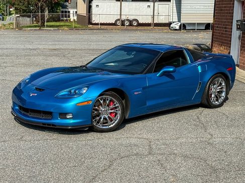 Used 2008 Chevrolet Corvette Z06 w/ Preferred Equipment Group RWD image 8