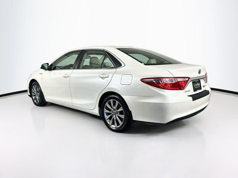 Used 2017 Toyota Camry XLE w/ Moonroof Package FWD image 5