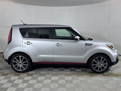 Used 2019 Kia Soul ! w/ Technology Package FWD image 2