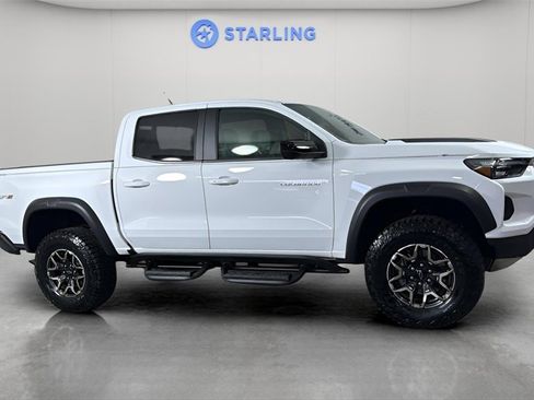 Used 2024 Chevrolet Colorado ZR2 w/ Technology Package image 12