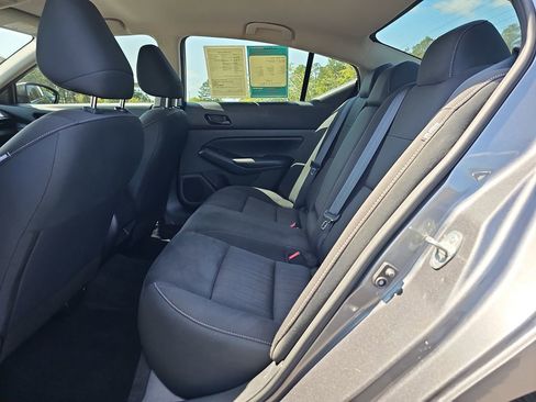 Used 2024 Nissan Altima 2.5 S FWD image 19