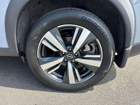 Used 2023 Nissan Rogue SL AWD/4WD image 30