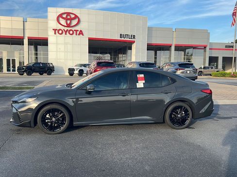 New 2026 Toyota Camry SE image 3