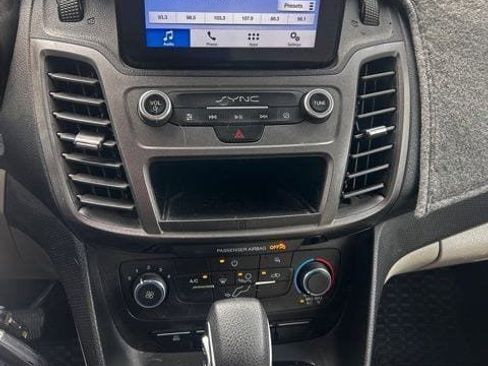 Used 2019 Ford Transit Connect XLT image 9