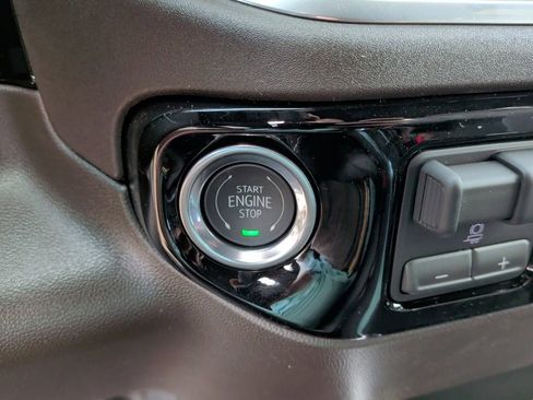 New 2026 GMC Sierra 1500 SLT image 25