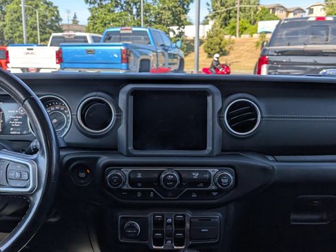 Used 2021 Jeep Wrangler Unlimited Sahara w/ Uconnect 4C Nav & Sound Group AWD/4WD image 10