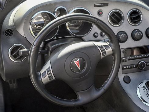 Used 2009 Pontiac Solstice GXP w/ Premium Package RWD image 38