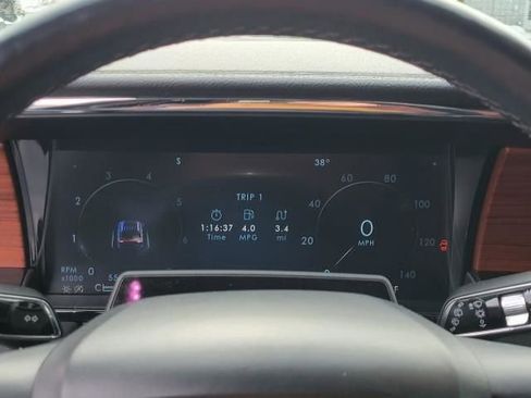 Used 2024 Lincoln Navigator Premiere image 32