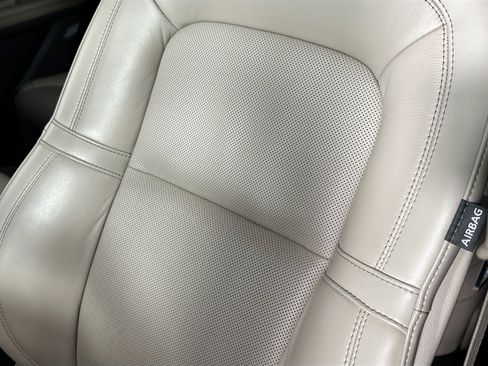 Used 2020 Lincoln Corsair Reserve w/ Rear Removable Package Tray image 20