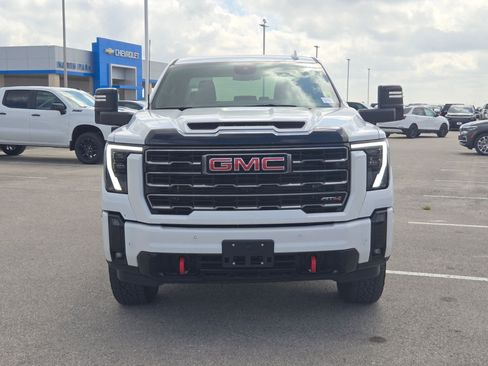Used 2025 GMC Sierra 2500 AT4 AWD/4WD image 8