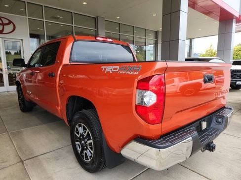 Used 2017 Toyota Tundra SR5 w/ TRD Off Road Package AWD/4WD image 9