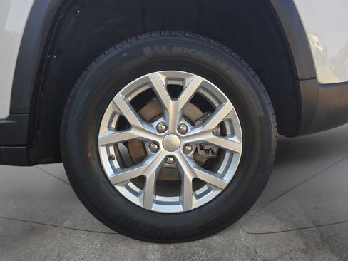 Certified 2023 Jeep Grand Cherokee Limited AWD/4WD image 32