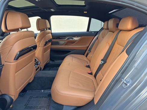 Used 2022 BMW 740i w/ M Sport Package RWD image 46