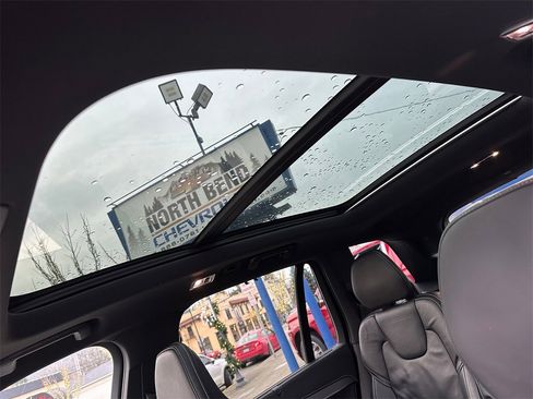 Used 2022 Volvo XC90 T8 R-Design w/ Advanced Package image 24