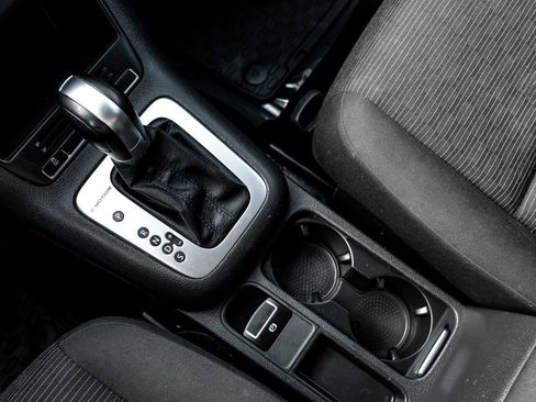 Used 2017 Volkswagen Tiguan S image 21