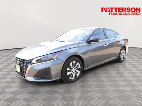 Used 2025 Nissan Altima 2.5 S FWD image 1