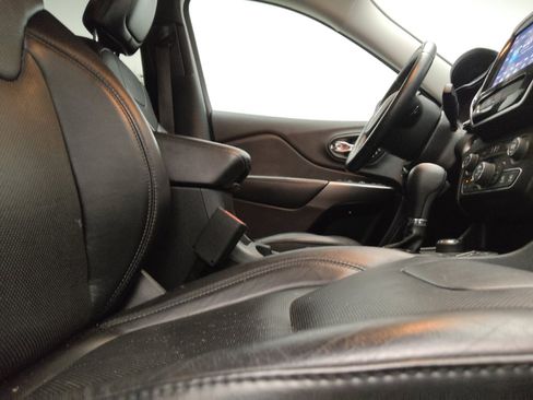Used 2019 Jeep Cherokee Limited AWD/4WD image 21