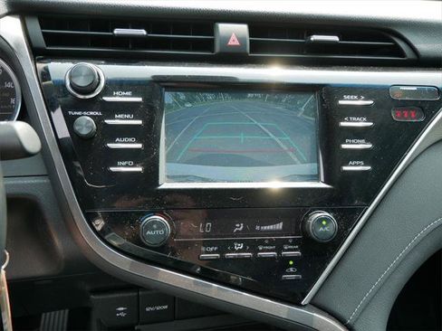 Certified 2018 Toyota Camry SE image 20