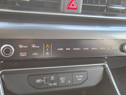 Used 2025 Kia Carnival SX w/ SX Dark Edition Package FWD image 27