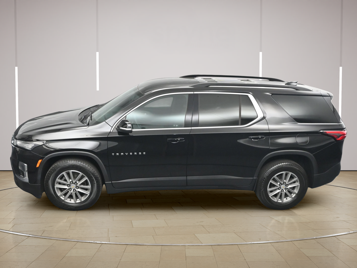 Used 2023 Chevrolet Traverse LT FWD image 38