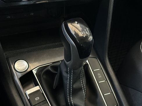 Used 2023 Volkswagen Tiguan SE FWD image 23