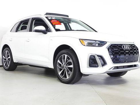 Used 2022 Audi Q5 2.0T Premium w/ Convenience Package image 4
