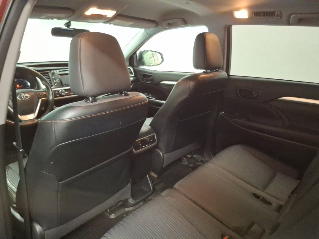 Used 2014 Toyota Highlander Plus AWD/4WD image 14