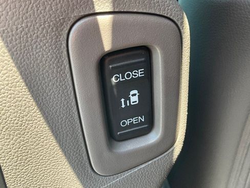 Used 2017 Honda Odyssey Touring image 33