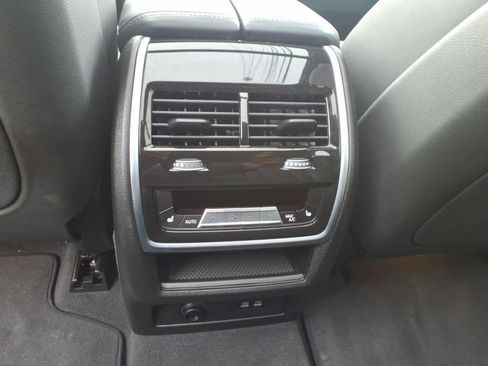 Used 2025 BMW X5 xDrive50e image 13